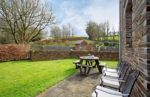 Bugford House | Curlew