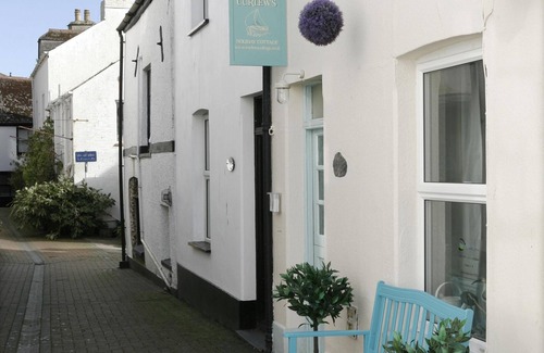 Looe Cottage | CURLEWS 4 star Gold period cottage sleeps 6 close to beach and town with parking