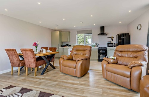 Hereford House | Curlews Rest at Canon Bridge Fishery