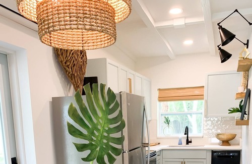 Melbourne Village Cottage | Curly’s Cottage, a vintage coastal retreat
