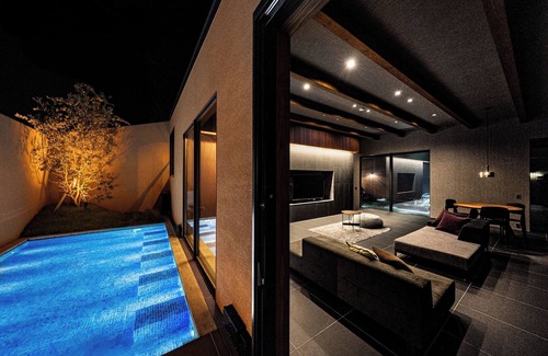 Karatsu House | Curtainless open space BLUE BLACK A luxurious /Karatsu Saga