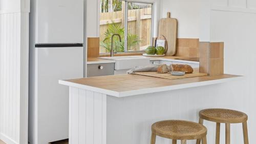 Yamba House | Cusacks Cottage - Coastal charm with artistic soul