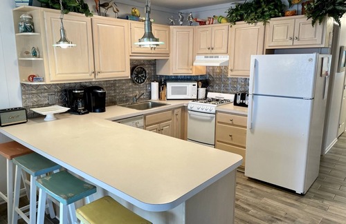 North Ocean City Condo | Custom Direct Oceanfront Home with 3 Bedrooms, Summer Open