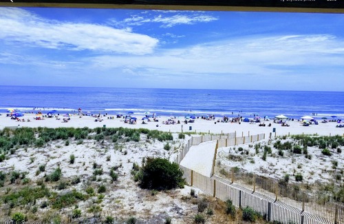 North Ocean City Condo | Custom Direct Oceanfront Home with 3 Bedrooms, Summer Open