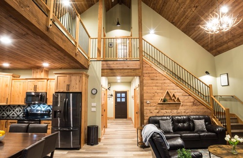 Glacier House | Custom Mt Baker Chalet w/hot tub and fireplace