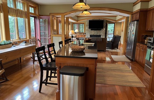 Ludlow House | Custom ski house less than 1 mile from Okemo Mtn.