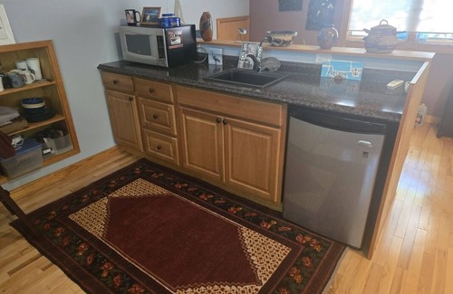 Annapolis Apartment | Custom Studio Efficiency apartment with AC easy accces to Annapolis and USNA.