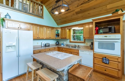 Bryson City Cabin | Customer Appreciation Year! See Discount information in Ad