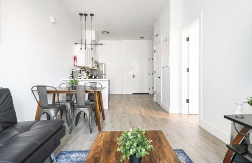 Elizabeth Apartment | Cute 1BR Next to Airport 6160