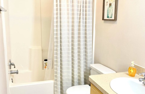 Rexburg Apartment | Cute 2 bedroom apt. Free WiFi/Parking in Rexburg