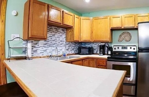 Lakeview House | Cute 2 bedroom Cottage