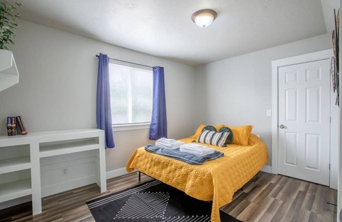 Ogden Apartment | Cute 4 BD Upstairs Apt | Extended Stays