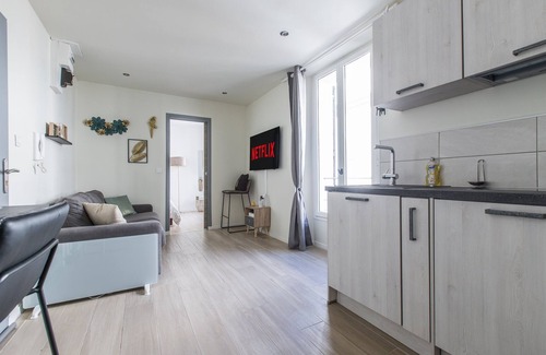 Riou - Petit Juas - Av de Grasse Apartment | Cute affordable 1-br minutes from Cannes Center