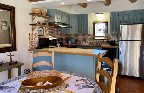 Taos House | Cute as a button downtown condo with hot tub
