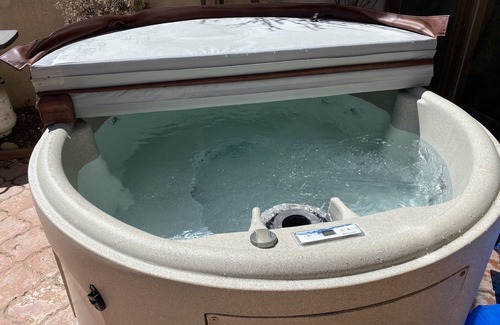 Taos House | Cute as a button downtown condo with hot tub