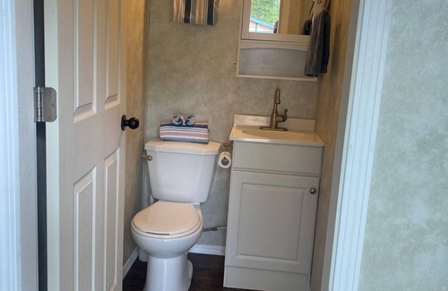 Christina Lake RV Rental | Cute Cabin in Christina Pines Campground