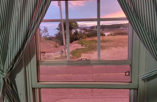 Searsport House | Cute cape with gorgeous ocean views