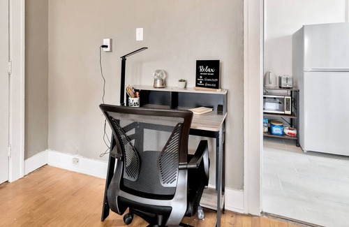 Midtown Apartment | Cute City Apartment w/ Workspace near Downtown