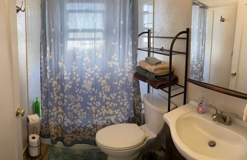 Eureka House | ☕️Cute, cool, central Eureka; pets ok; sleeps 6-8