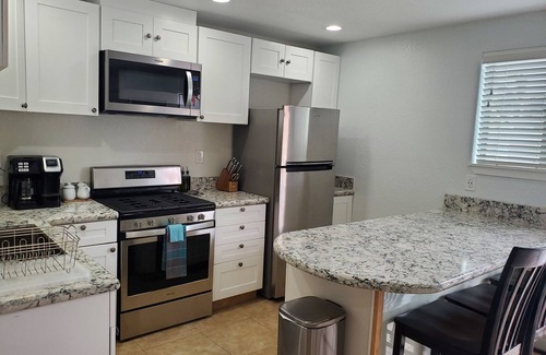 Oceano Cottage | Cute Cottage in Oceano, steps to the beach.