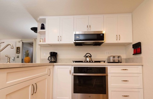 Avalon House | Cute Cottage ; Single Story Detached Home. 3br/2 ba