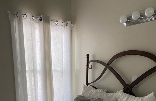 Cleveland House | Cute, Cozy, Clean one bedroom home located mins away from downtown Cleveland