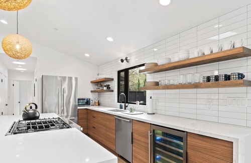 Tamalpais-Homestead Valley House | cute, cozy house & outdoor entertaining / hot tub