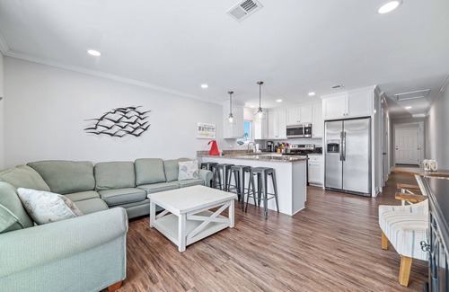 Gulf Shores House | CUTE DUPLEX IN THE HEART OF GULF SHORES | SLEEPS 16