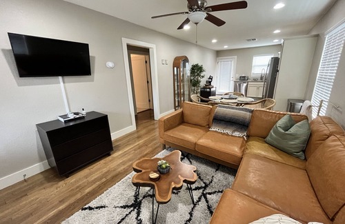 St. John - Coronado Hills House | Cute East Austin Bungalow