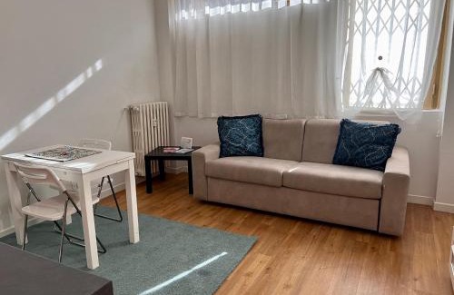 Novoli - San Donato Apartment | CUTE FLAT - BEST PRICE - Wi Fi - AC - TV