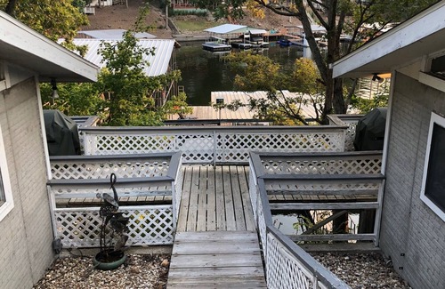 Lake Ozark Cabin | Cute Lakefront 4bd 2 bath duplex cabins Bothsides : Special: Total 449 pr nite!