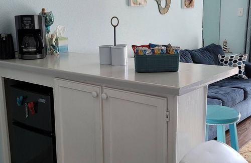 Galveston Condo | Cute ocean view beach front condo w private balcony . Great LOCATION! Sleeps 6.