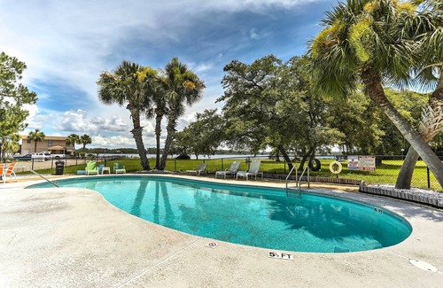 West Panama City Beach Condo | Cute PCB Condo by Lake Powell w/Pool Access!