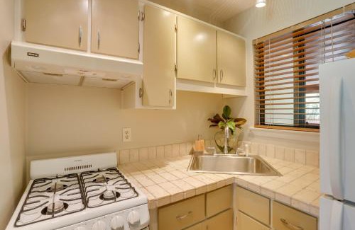 West Panama City Beach Apartment | Cute PCB Condo by Lake Powell with Pool Access!