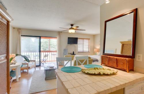 West Panama City Beach Apartment | Cute PCB Condo by Lake Powell with Pool Access!