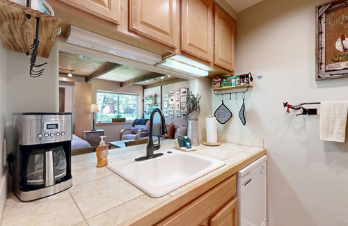Elkhorn Apartment | Cute Studio with Lots of Space, WiFi, Close to Skiing