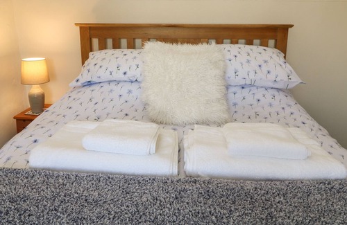 Pensilva Cottage | CUTKIEVE FARM COTTAGE, romantic, with a garden in Pensilva