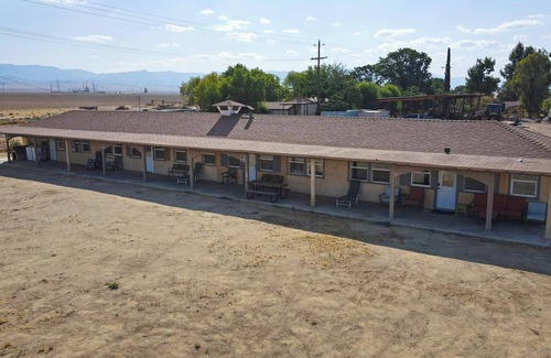 New Cuyama Apartment | Cuyama Dew Drop Inn HWY 166 updated apartment unit 3
