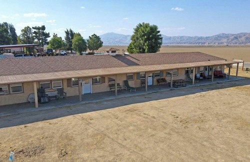 New Cuyama Apartment | Cuyama Dew Drop Inn HWY 166 updated apartment unit 3