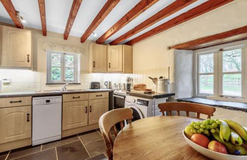 Dinas Cross House | Cwm Bach