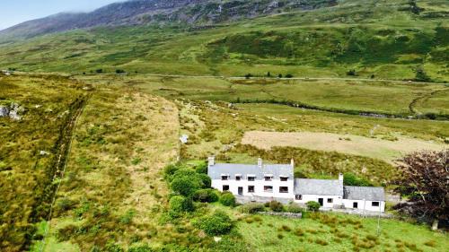 Rhiwbryfdir House | Cwm