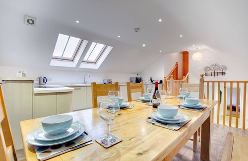 Cross Inn House | Cwm Hyfryd - Four Bedroom House, Sleeps 8
