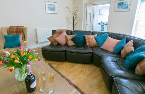 Holyhead Cottage | Cwt Drecs - an on the beach that sleeps 6 guests in 3 bedrooms