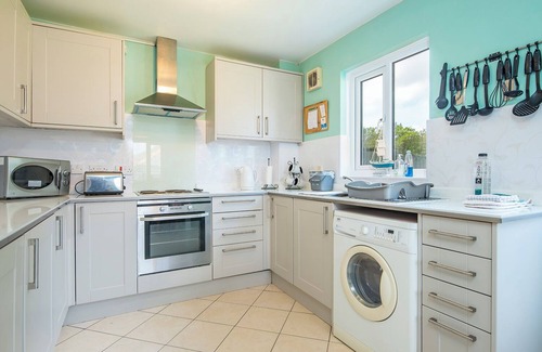 Little Haven Cottage | Cwtch Cottage, Holiday Cottage Broad Haven, Sleeps 5, 3 bedrooms, bathrooms