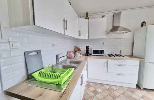 Quartier Chorier-Berriat Apartment | #CX |Chez Faffa 𓅂| Spacious T5 | Train station |