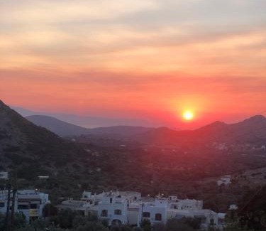 Filoti House | Cycladic Luxury Maisonette