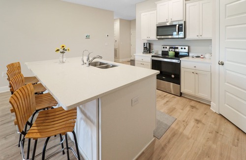 Port St. Joe House | CYPRESS SUNSHINE IS A 4BD/2BA HOME ACROSS THE STREET FROM COMMUNITY POOL!