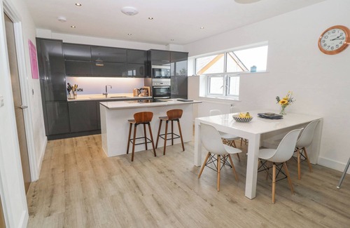 Tyn-y-Gongl Cottage | CYSGOD Y CAPEL, family friendly, country holiday cottage in Benllech