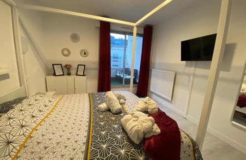 Quartier Vieux Marche-Cathedrale Apartment | Détente absolue - Jacuzzi, billard, ping-pong - 041