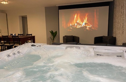 Quartier Vieux Marche-Cathedrale Apartment | Détente absolue - Jacuzzi, billard, ping-pong - 041